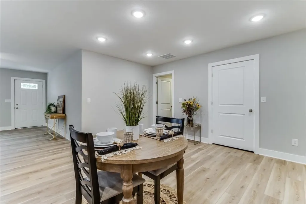 1932 S Mosley Wichita KS 67211