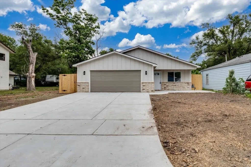 1932 S Mosley Wichita KS 67211