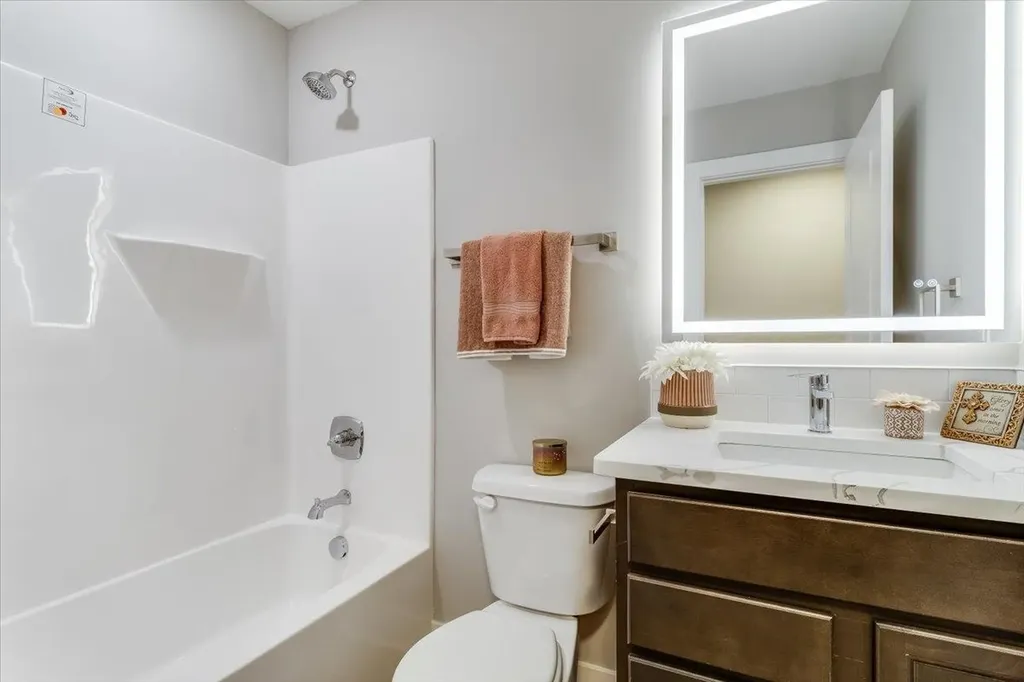 1932 S Mosley Wichita KS 67211