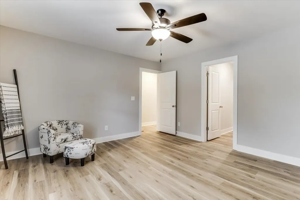 1932 S Mosley Wichita KS 67211