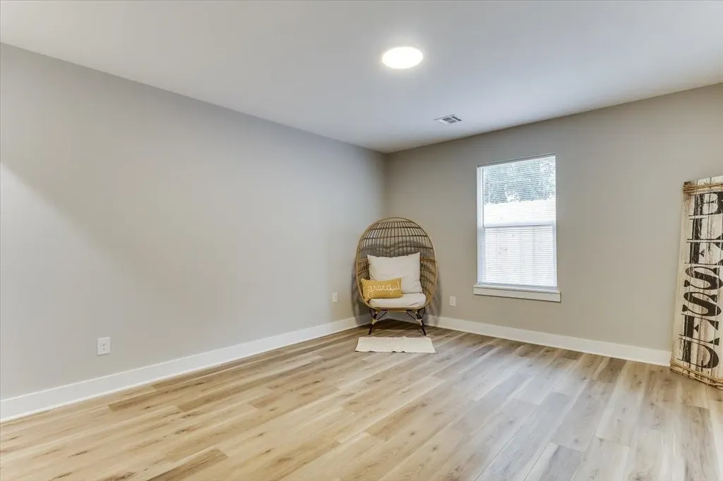 1932 S Mosley Wichita KS 67211
