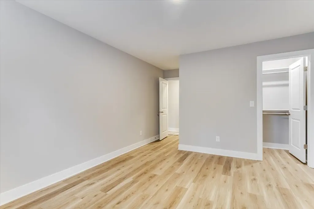 1932 S Mosley Wichita KS 67211