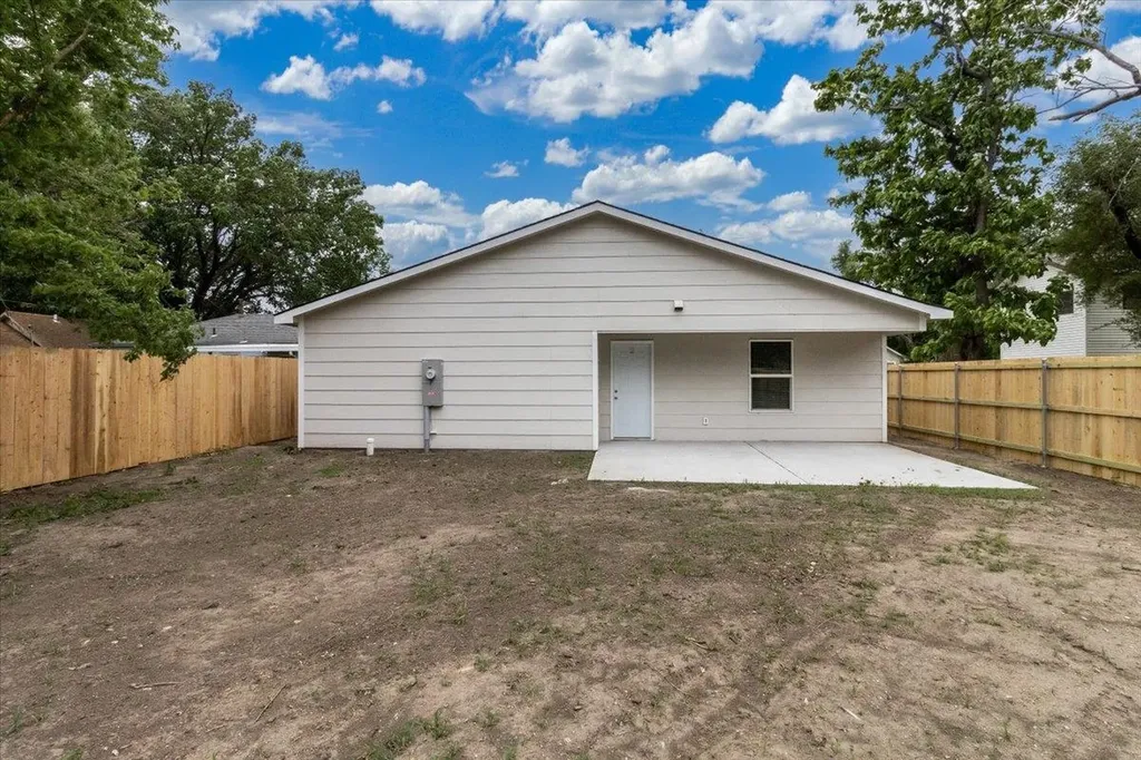 1932 S Mosley Wichita KS 67211