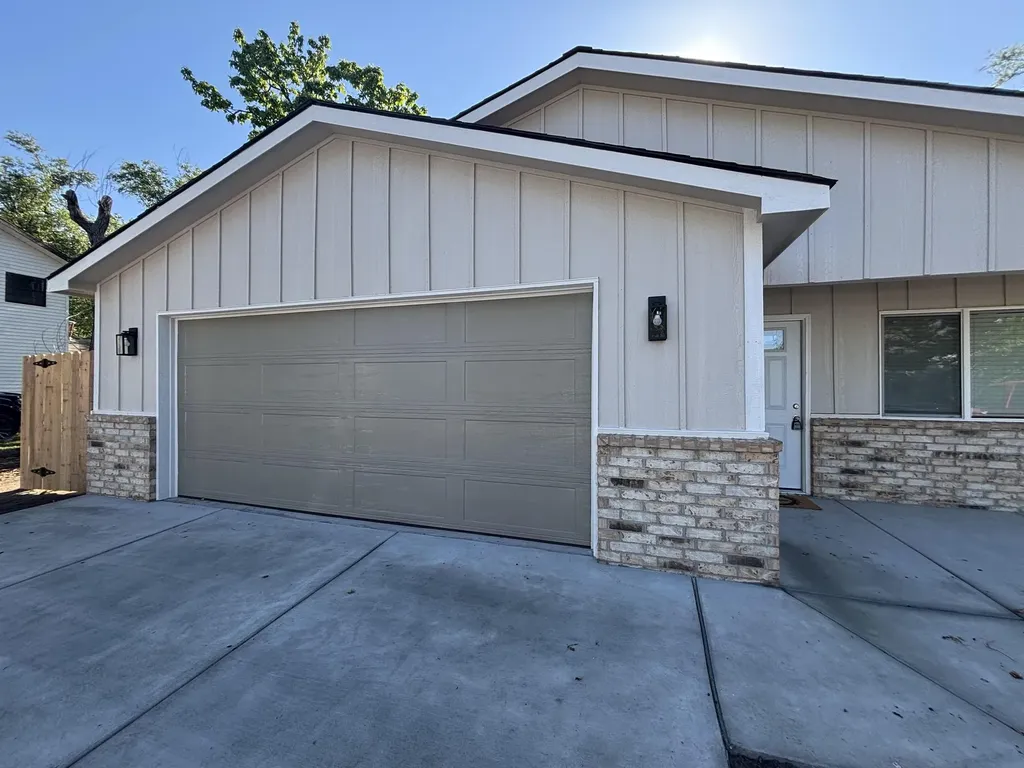 1932 S Mosley Wichita KS 67211