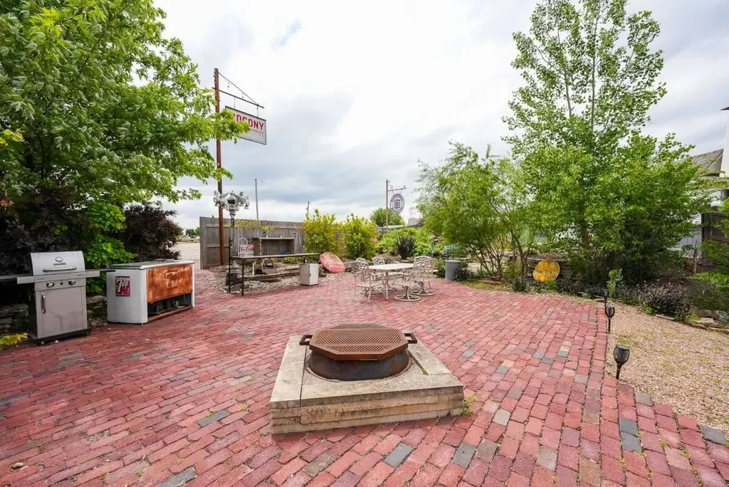 9657 SW Hopkins Switch Road Augusta KS 67010