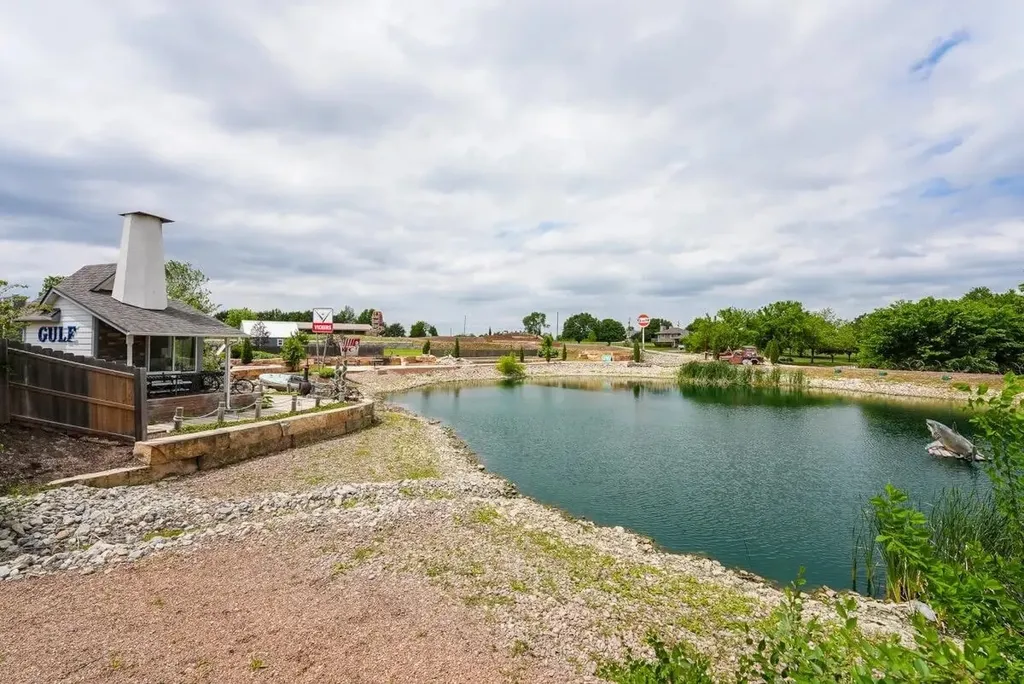 9657 SW Hopkins Switch Road Augusta KS 67010