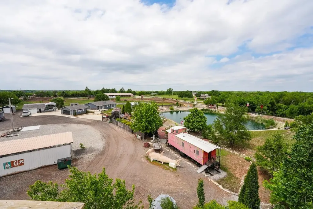 9657 SW Hopkins Switch Road Augusta KS 67010