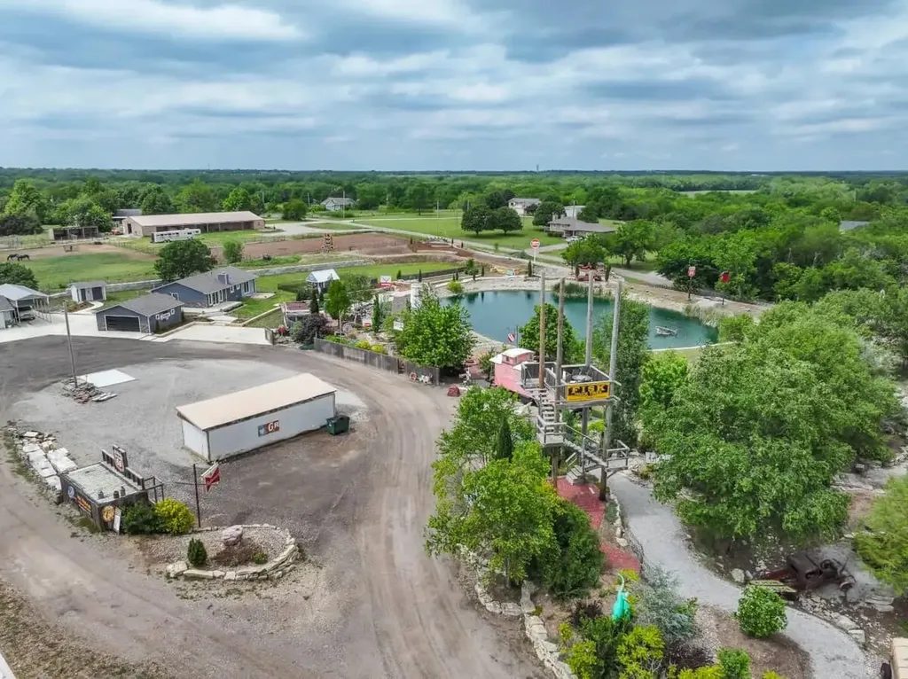 9657 SW Hopkins Switch Road Augusta KS 67010