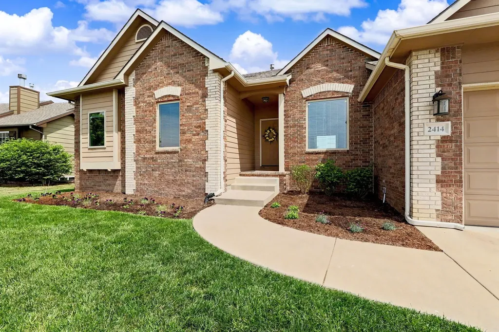 2414 N Castle Rock Street Wichita KS 67228