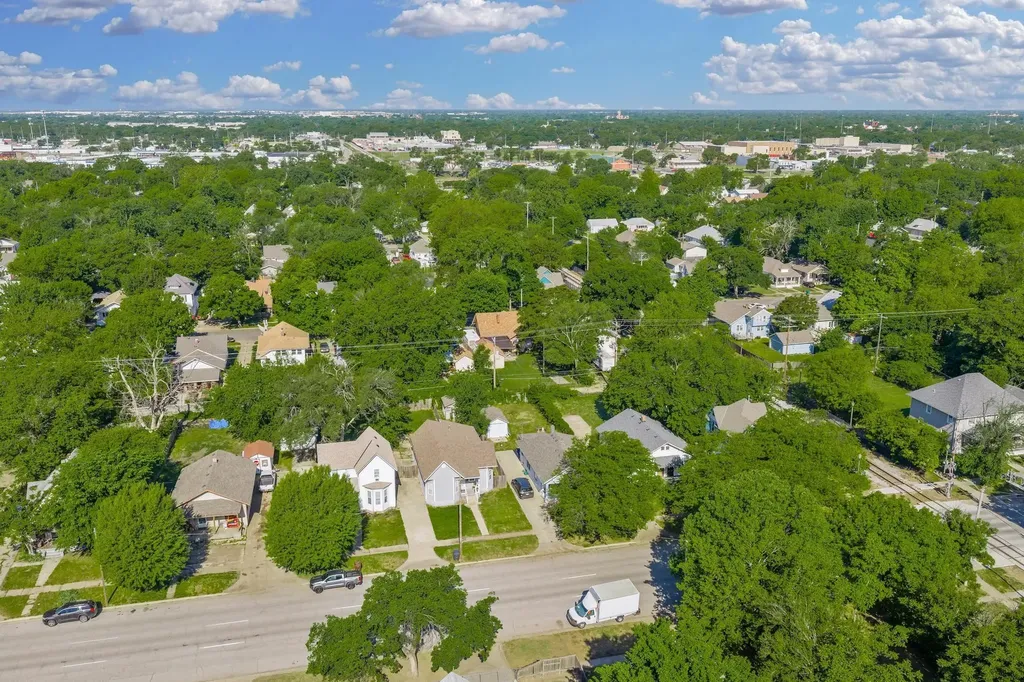 1323 S Main Street Wichita KS 67213