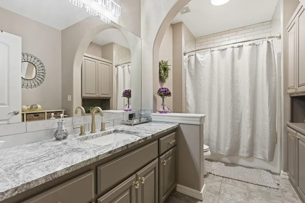 2009 W Harborlight Court Wichita KS 67204