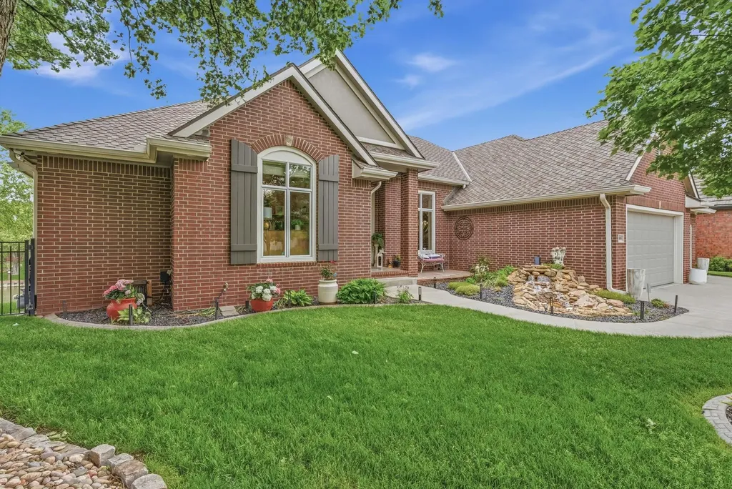 2009 W Harborlight Court Wichita KS 67204