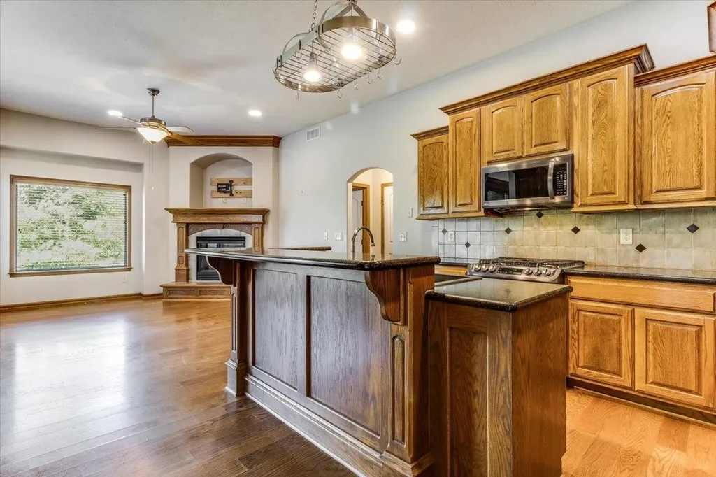 10022 W Westlakes Court Wichita KS 67205-5233