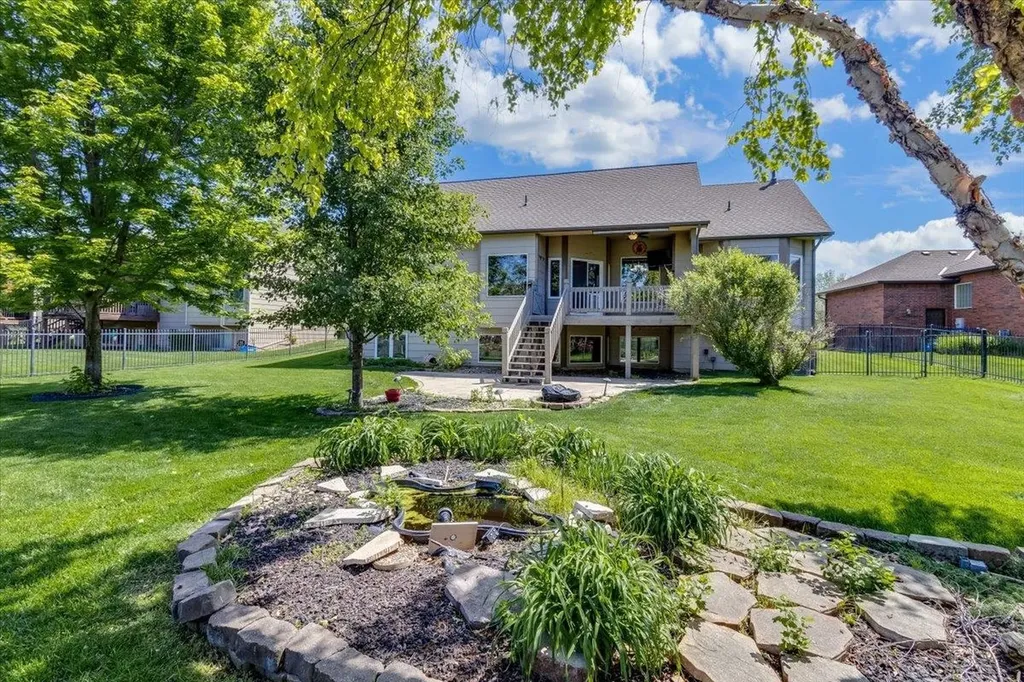 10022 W Westlakes Court Wichita KS 67205-5233
