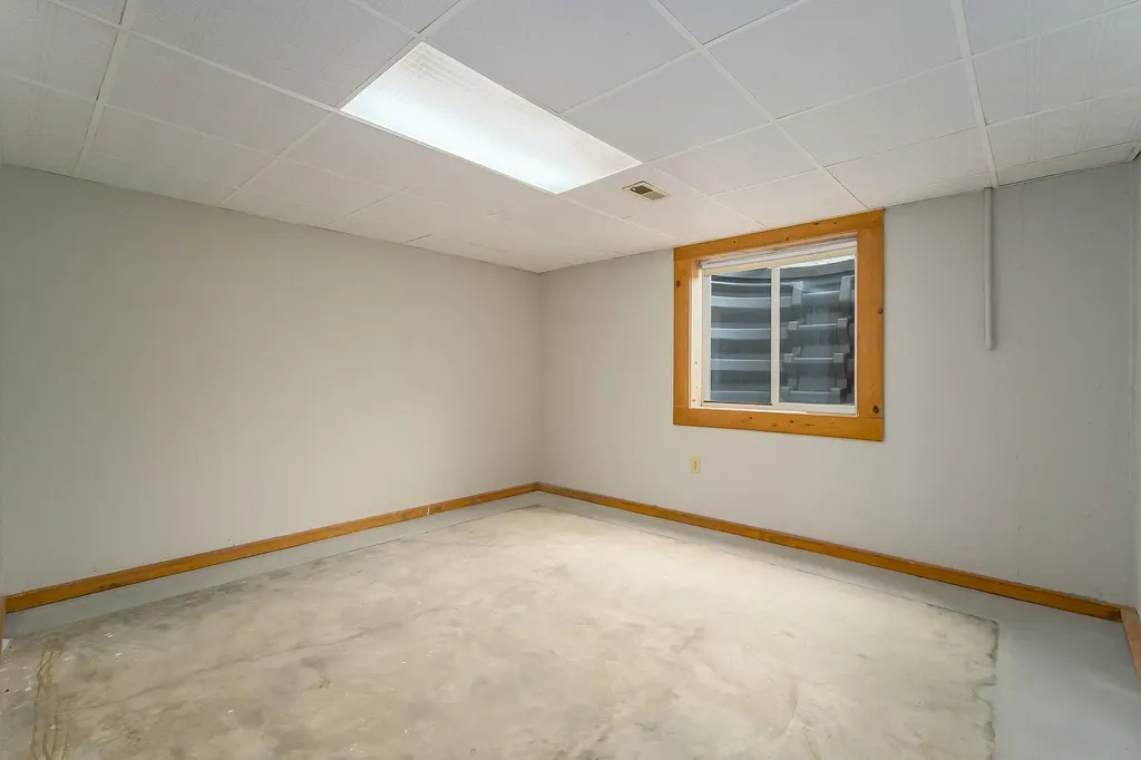 829 N Greenwich Road Belle Plaine KS 67013