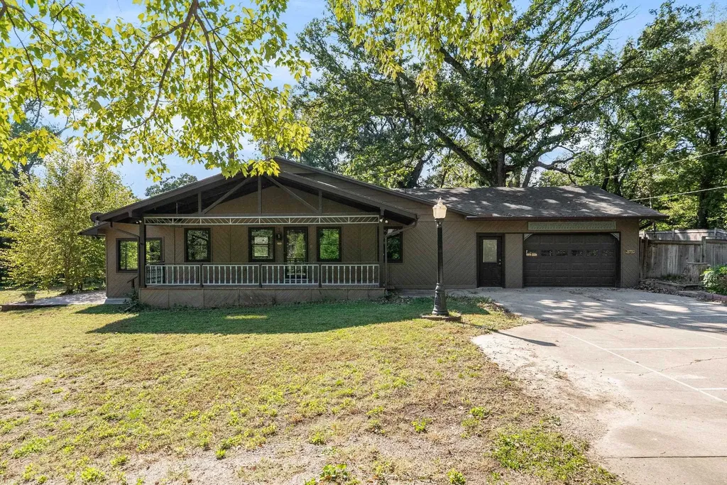 12707 SW Chisholm Trail Andover KS 67002