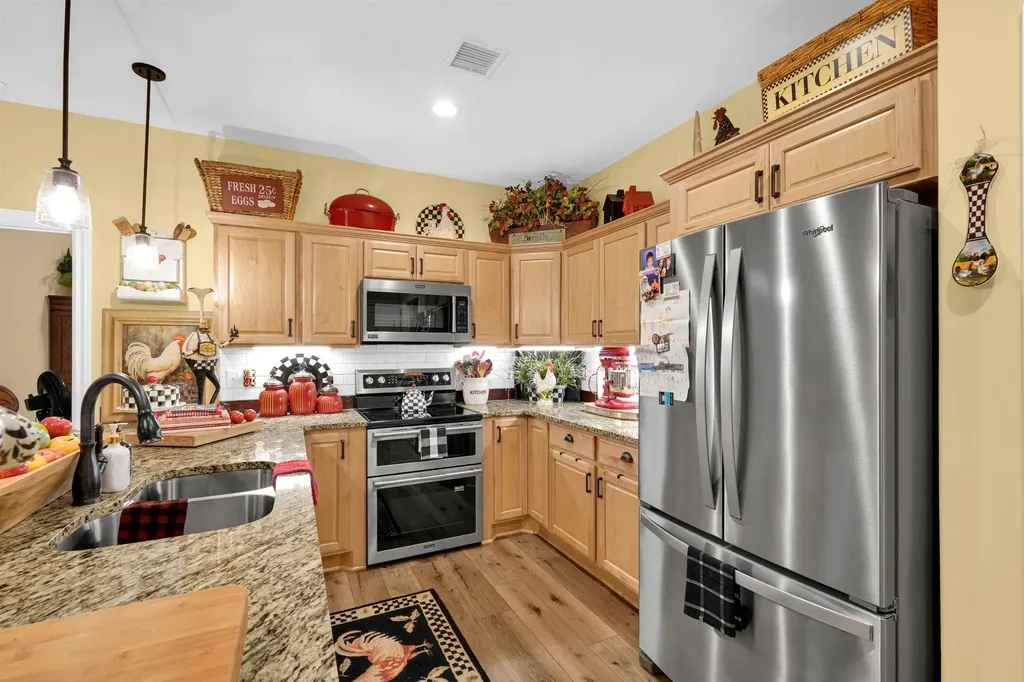 4965 N Indian Oak Street Bel Aire KS 67226