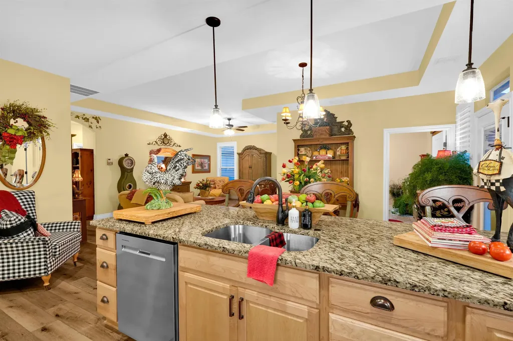 4965 N Indian Oak Street Bel Aire KS 67226