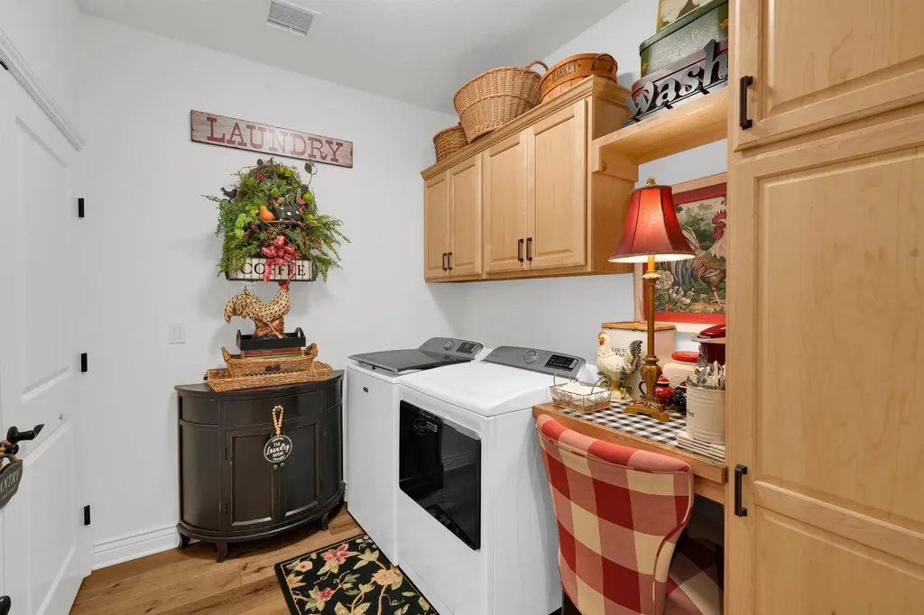 4965 N Indian Oak Street Bel Aire KS 67226