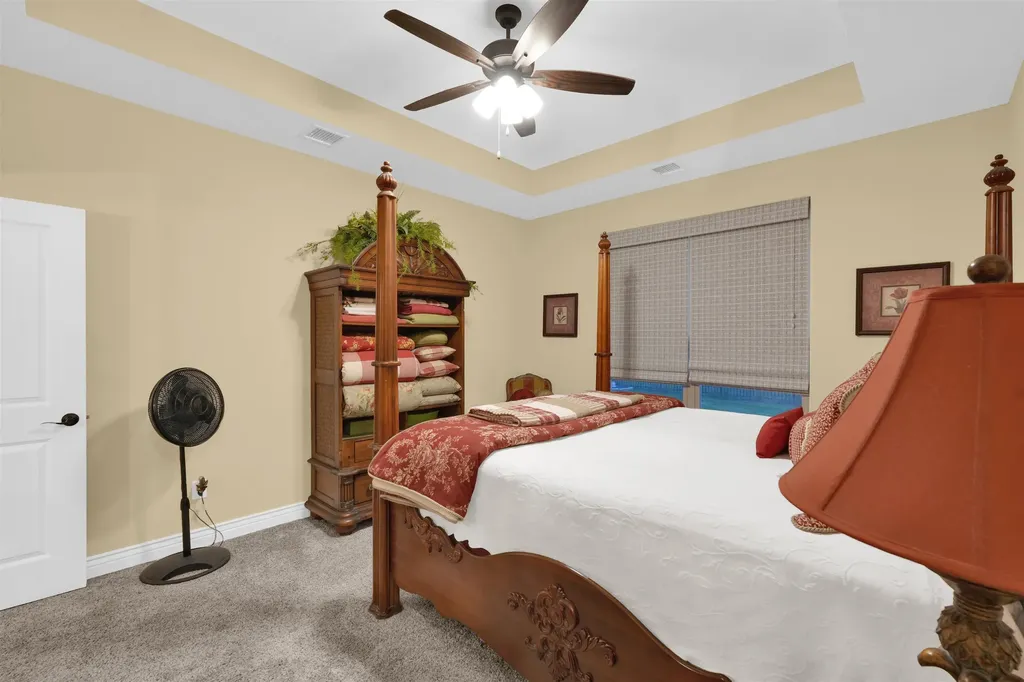 4965 N Indian Oak Street Bel Aire KS 67226