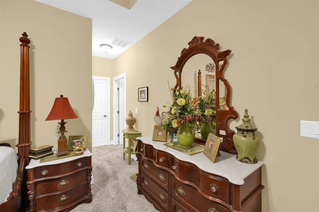 4965 N Indian Oak Street Bel Aire KS 67226