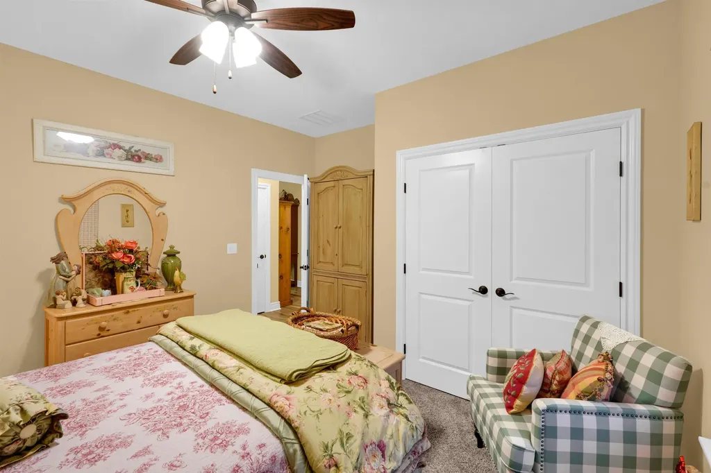 4965 N Indian Oak Street Bel Aire KS 67226