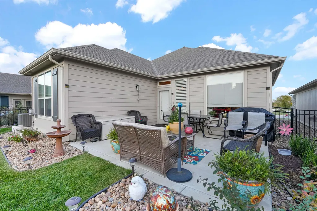 4965 N Indian Oak Street Bel Aire KS 67226