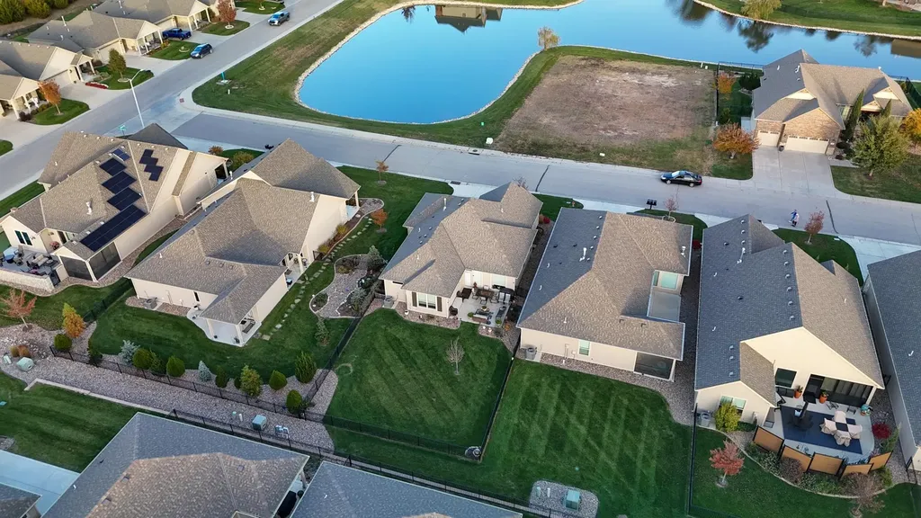 4965 N Indian Oak Street Bel Aire KS 67226