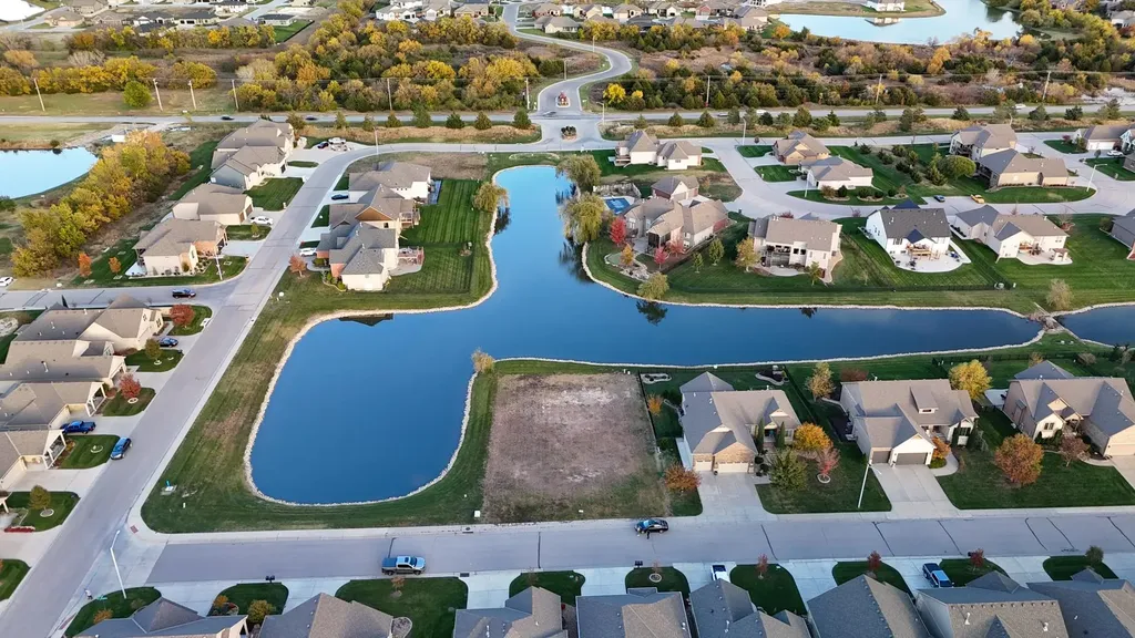 4965 N Indian Oak Street Bel Aire KS 67226