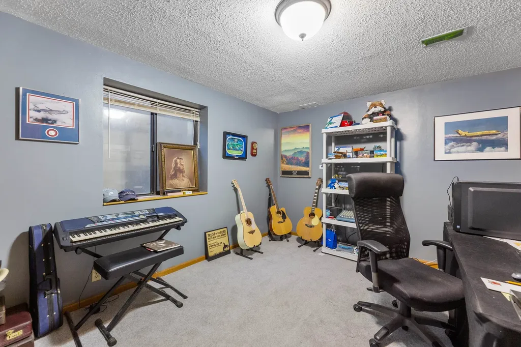 204 S Crosswood Lane Derby KS 67037