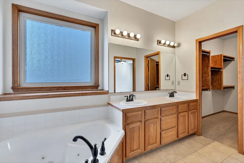 829 N Cedar Park Street Wichita KS 67235