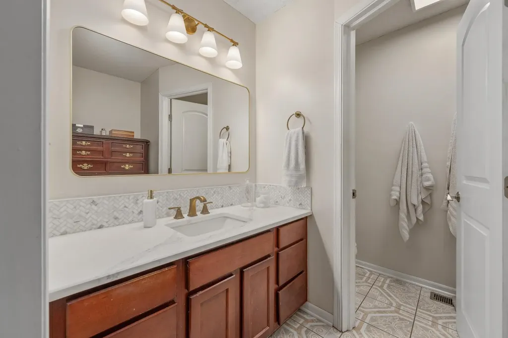 1907 S Crestline Avenue Wichita KS 67209