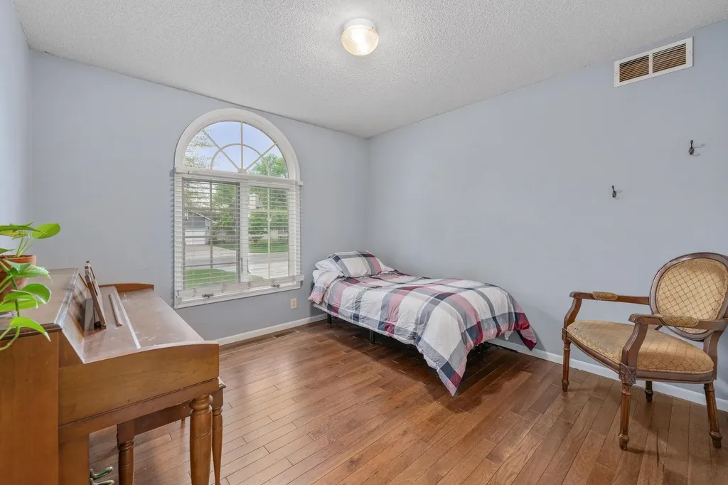 1907 S Crestline Avenue Wichita KS 67209