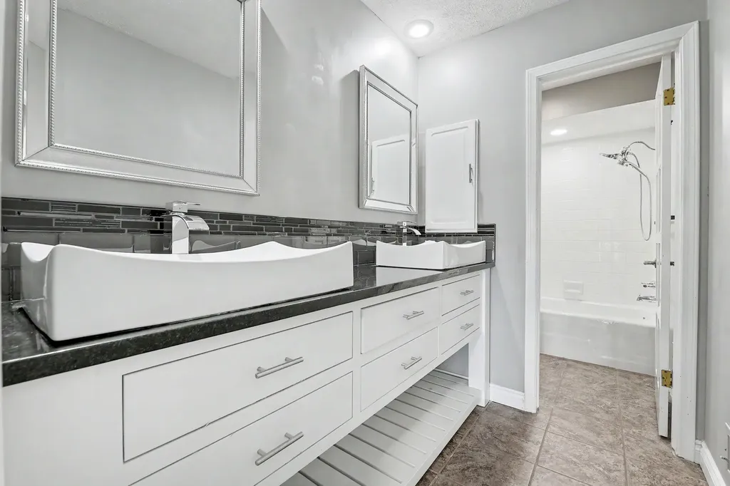 26 E Via Roma Wichita KS 67230