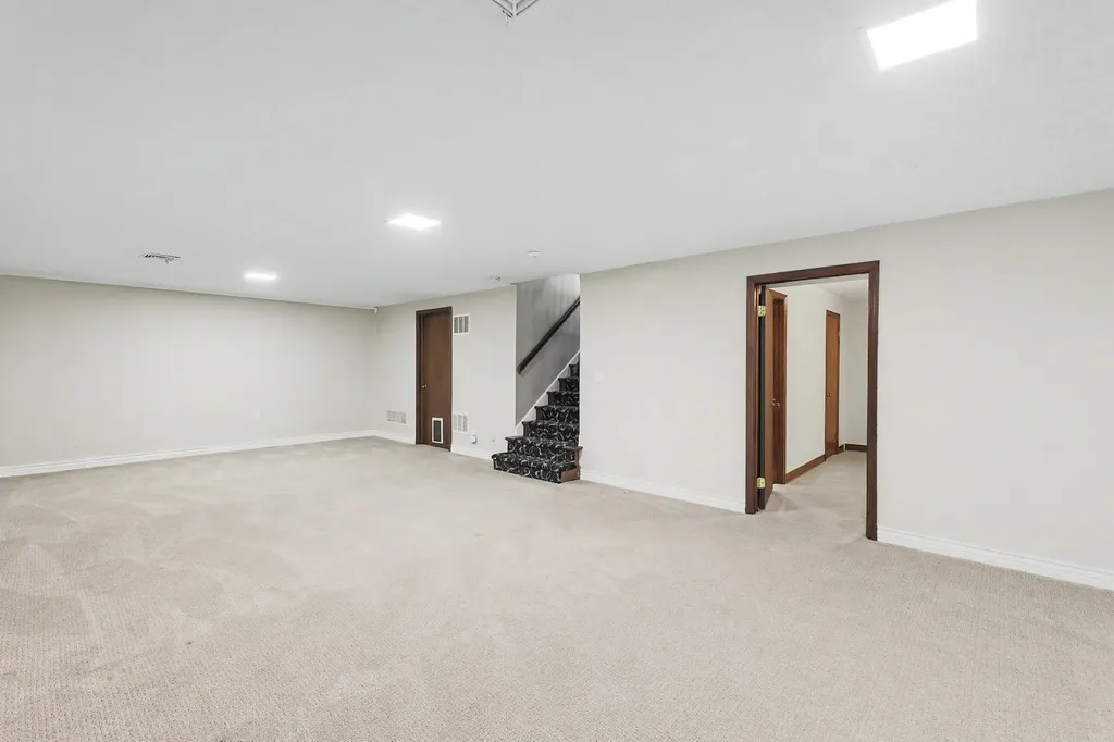 26 E Via Roma Wichita KS 67230
