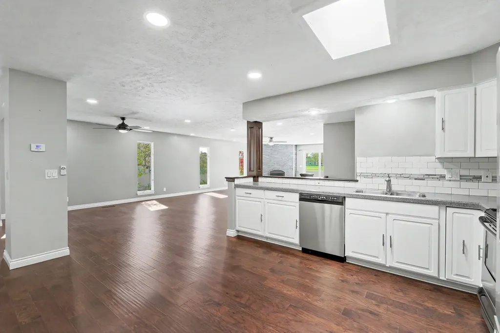 26 E Via Roma Wichita KS 67230