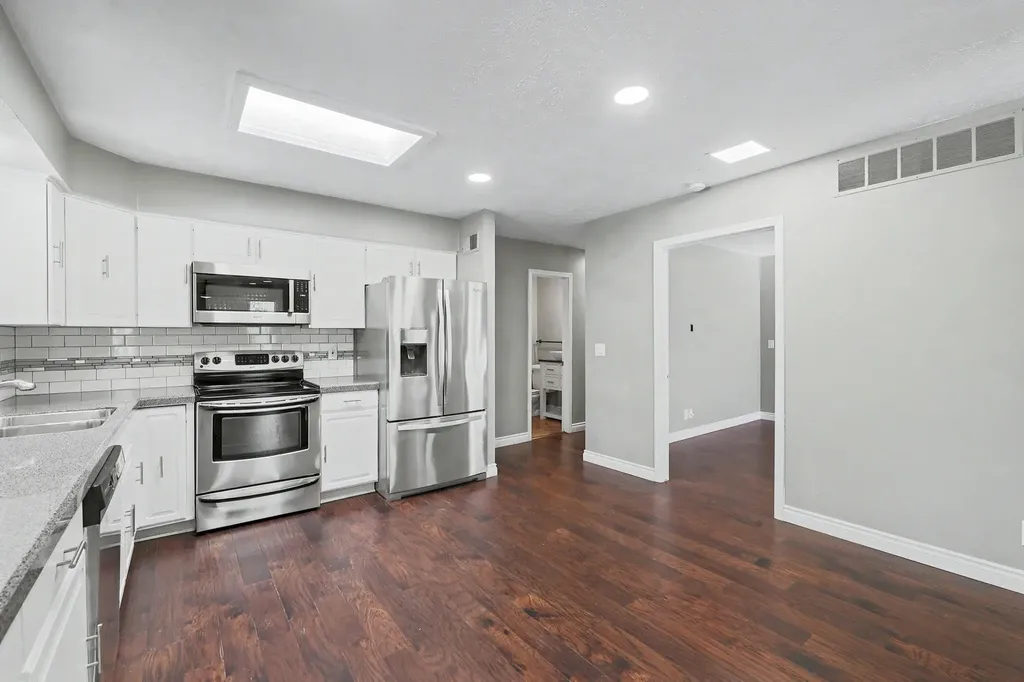 26 E Via Roma Wichita KS 67230
