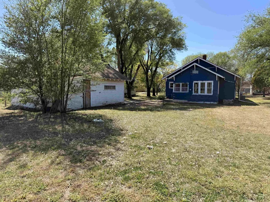 617 N Bluff Avenue Anthony KS 67003