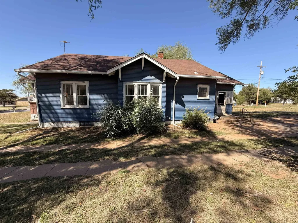 617 N Bluff Avenue Anthony KS 67003