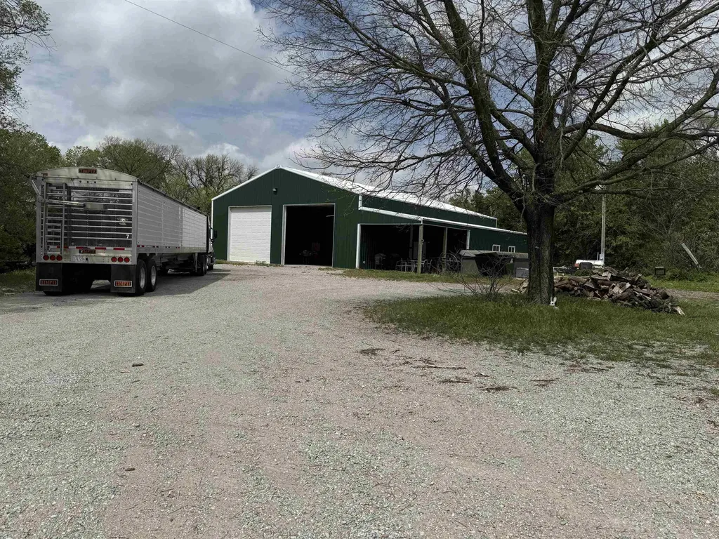 9460 W 79th Street S Clearwater KS 67026