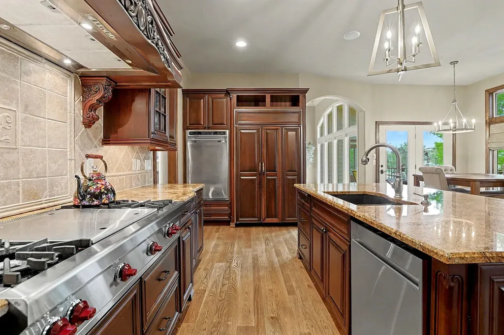 2525 N Loch Lomond Court Wichita KS 67228