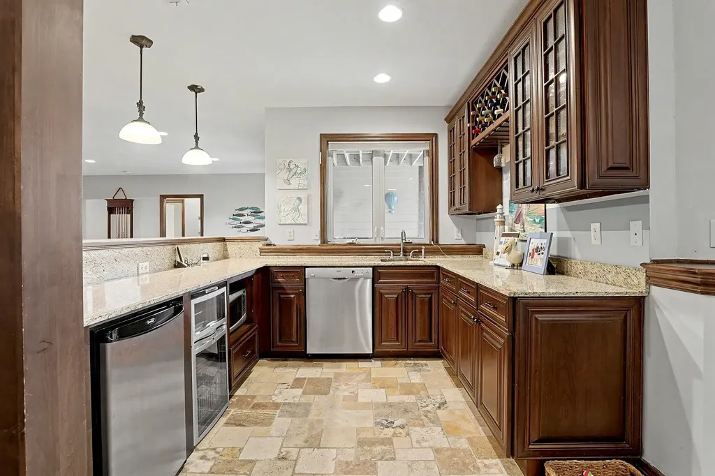 2525 N Loch Lomond Court Wichita KS 67228