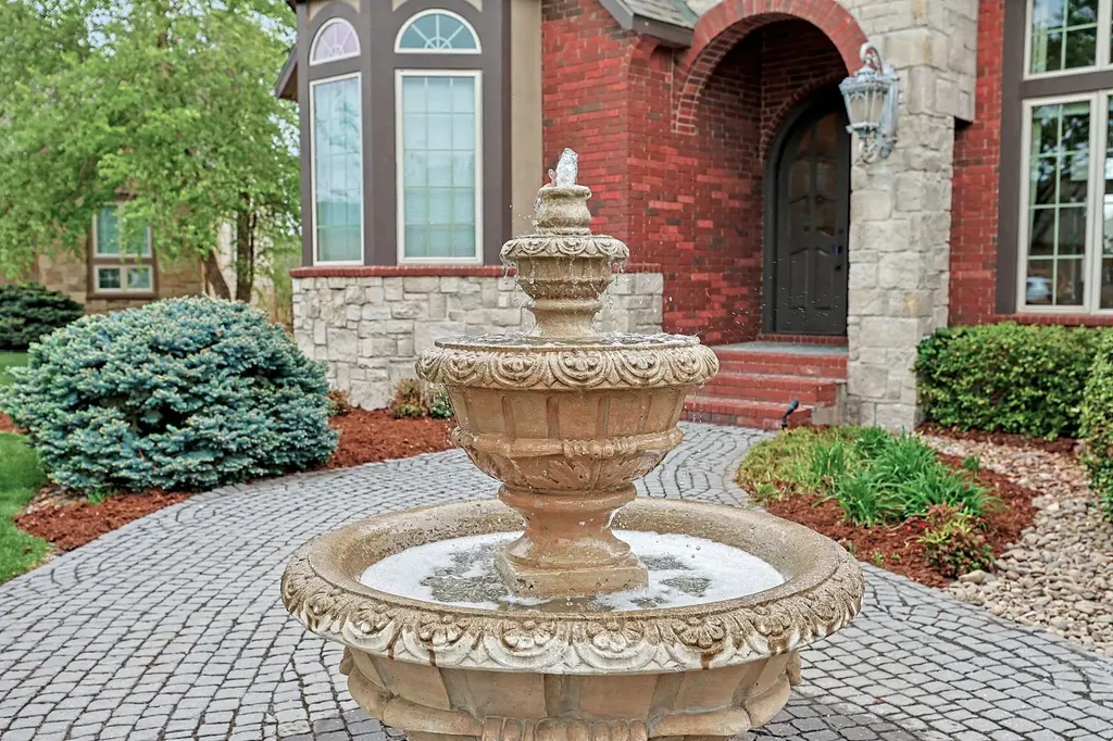 2525 N Loch Lomond Court Wichita KS 67228