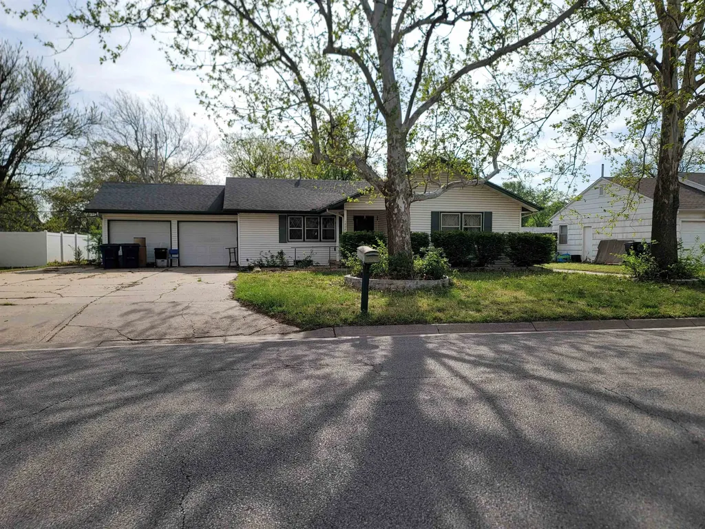 1208 Grandview Avenue Newton KS 67114
