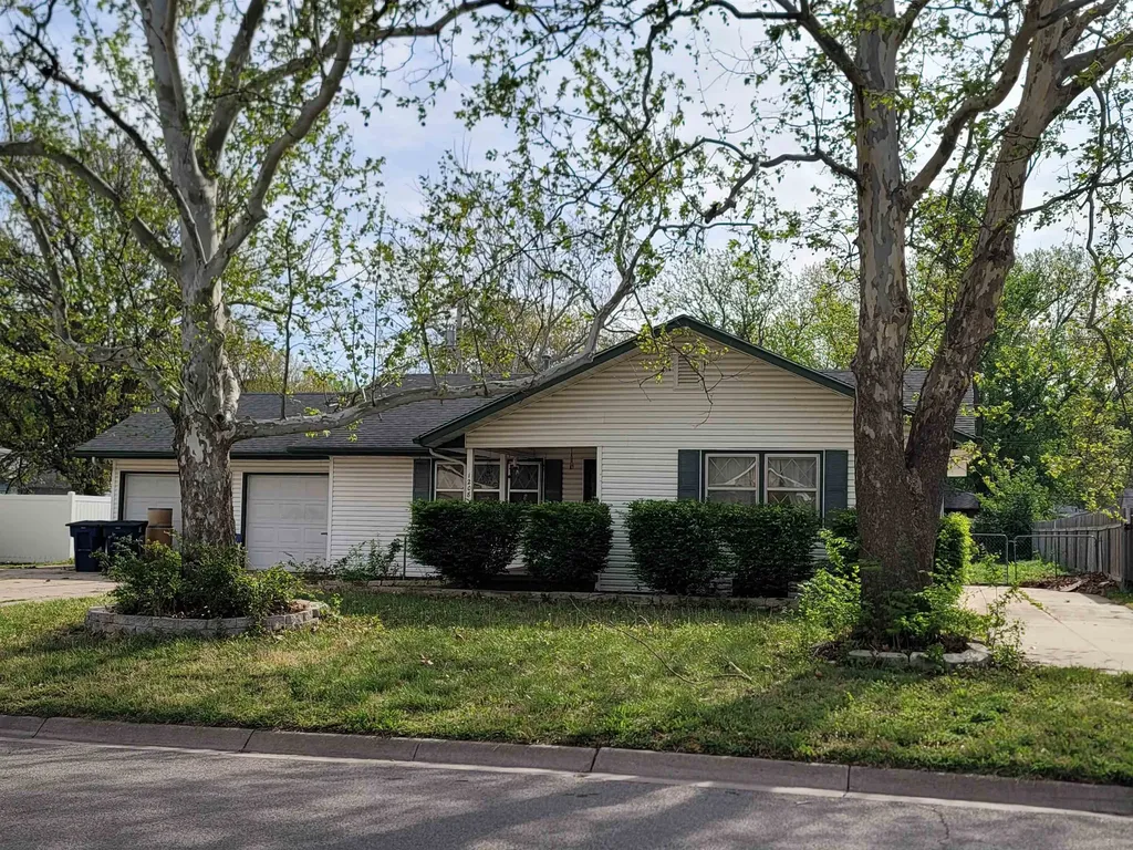 1208 Grandview Avenue Newton KS 67114