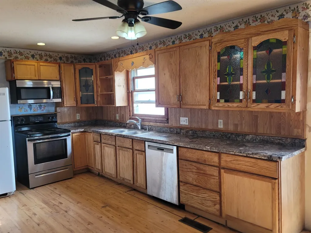 1208 Grandview Avenue Newton KS 67114