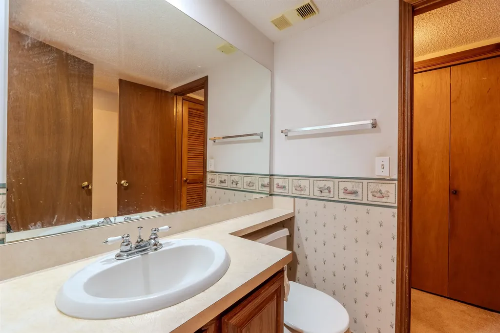 1717 S Cypress Street Wichita KS 67207