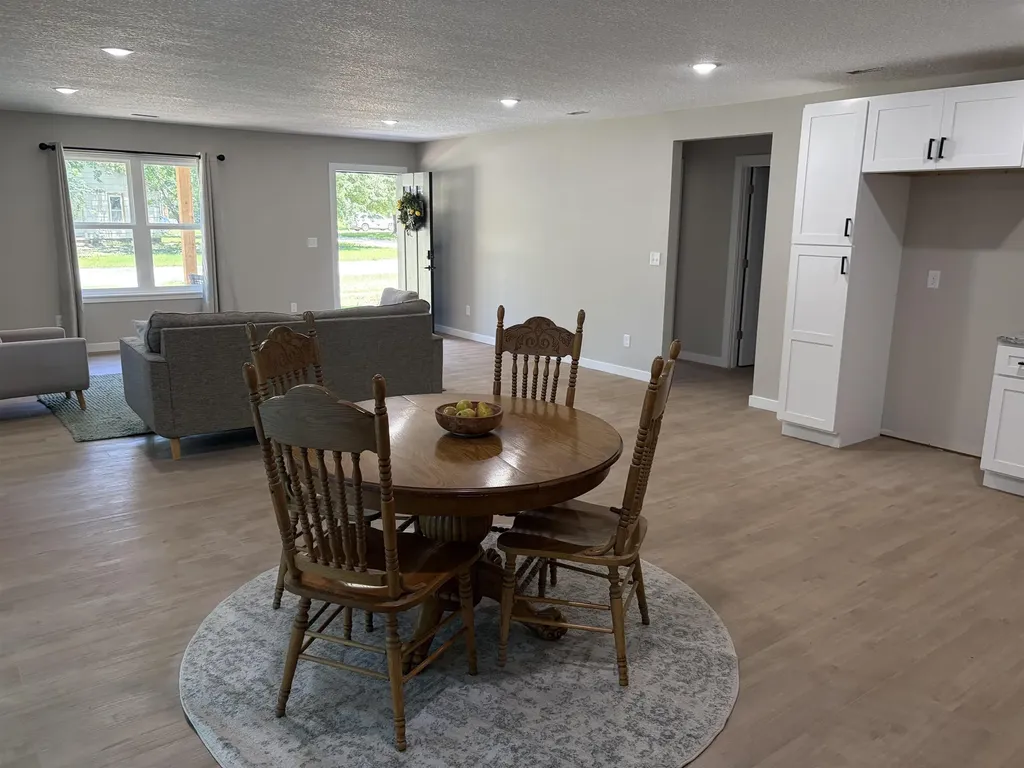 623 E 8th Street Newton KS 67114