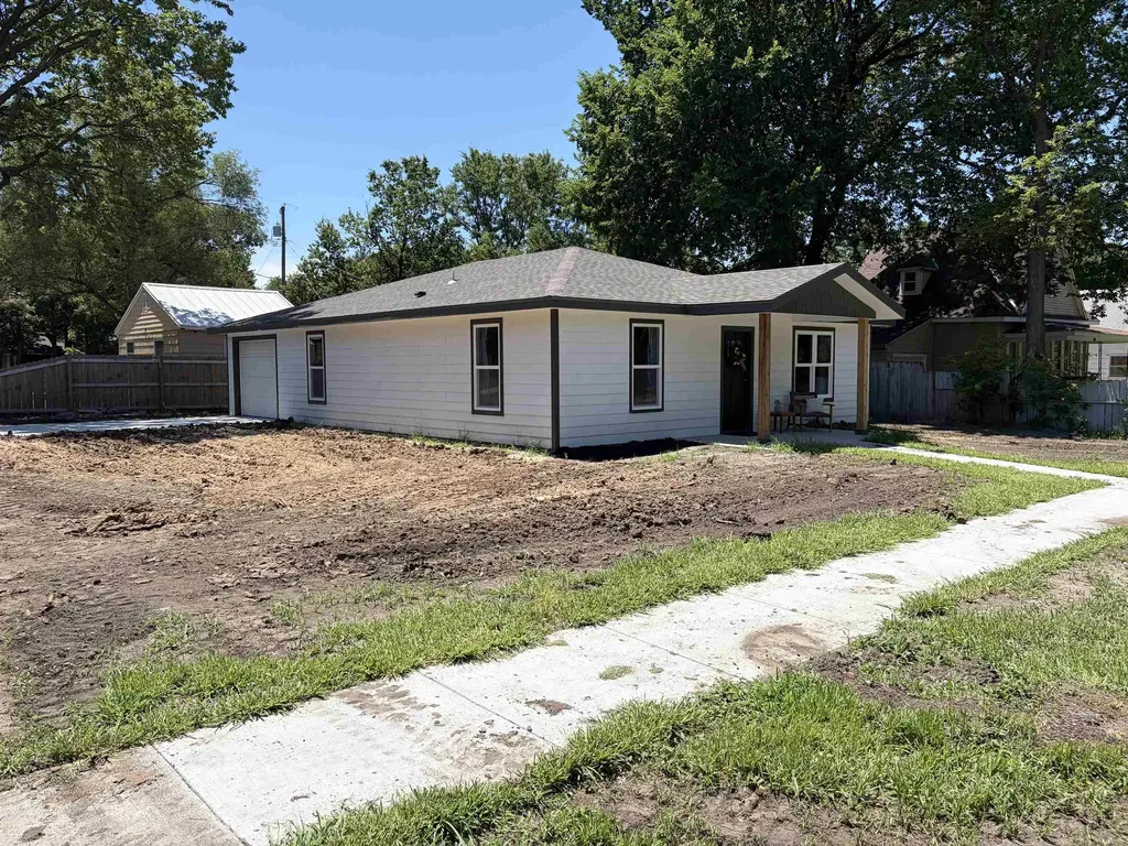 623 E 8th Street Newton KS 67114