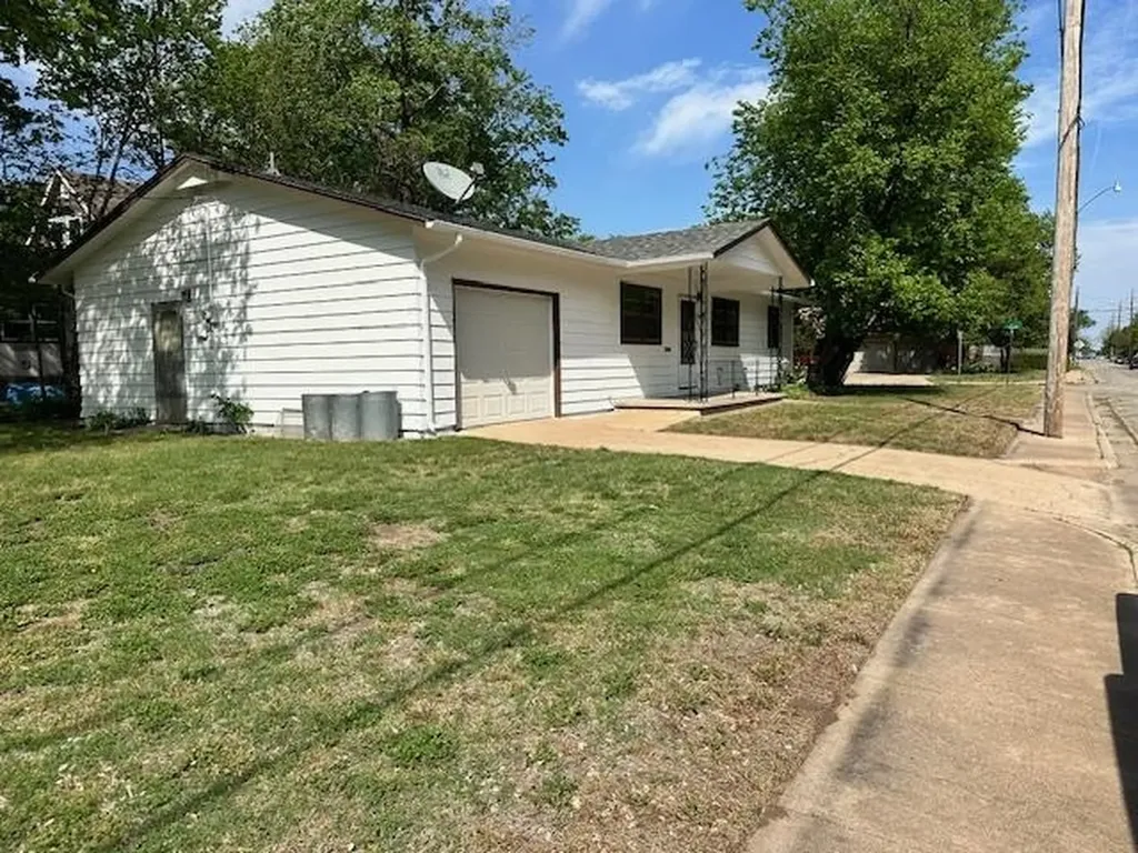 322 S F Street Wellington KS 67152